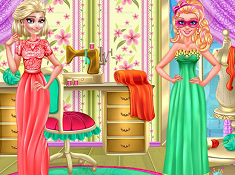 Winter Fashion Elsa And Super Barbie